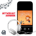 Telefon z okładką audbioooka. Obok białe słuchawki. Plik MP3. Aktywizujący audiobook Rozplątane Historie Julki i Szpulki 6 - Pająk w butach. Brzoskiwiona okładka. Szpulka - kłębek nerwów dziewczynki - trzyma trampek do góry nogami. Pod nim pająk w czerwonych trampkach. Obok Julka nieco przestraszona wskazuje na dziwnego pająka.